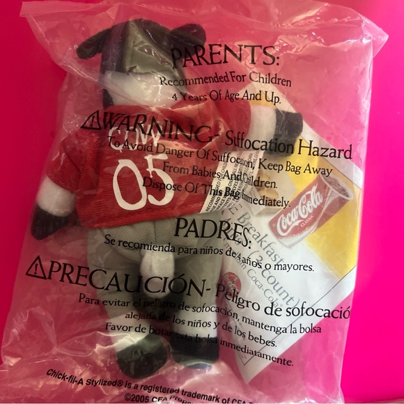 2005 Peach bowl Chick Fil A Cow - Picture 2 of 2